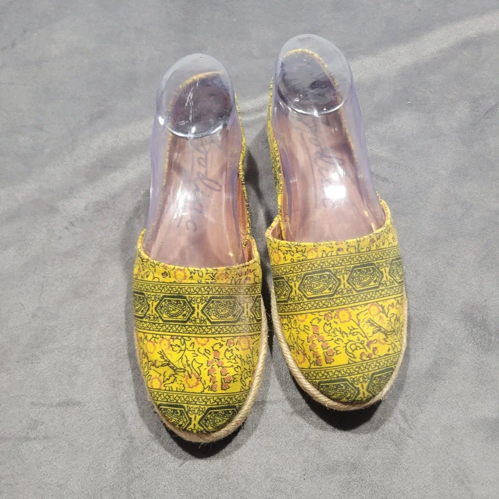 Zodiac Womens Yellow Paisley Floral Canvas Espadrille‎ Flats Shoes Size 7.5